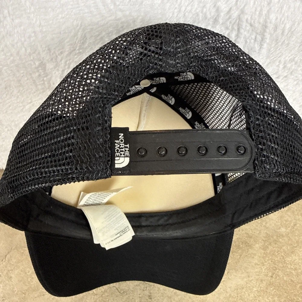 The North Face Never Stop Exploring Mesh Snapback Hat Cap Black One‎ Size